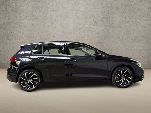 Volkswagen Golf 1.5 TSI Sport (4 CILINDER, APPLE CARPLAY, GROOT NAVI, STUUR/STOELVERWARMING, KEYLESS, SPORTSTOELE... ActivLease financial lease