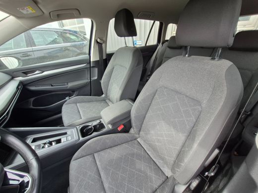 Volkswagen Golf Variant 1.0 eTSI Life 110Pk DSG/AUTO | Trekhaak | Apple carplay Android auto | Navigatie | Cruise... ActivLease financial lease