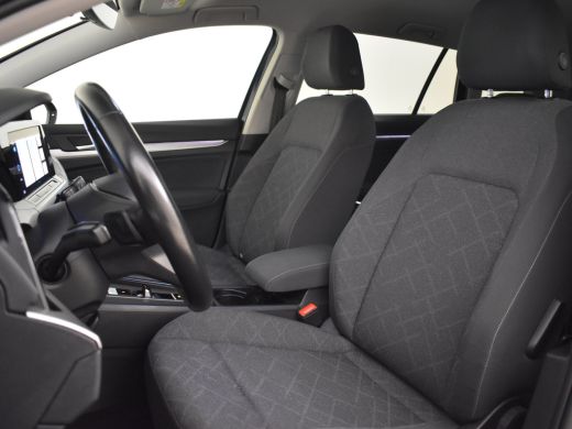 Volkswagen Golf Variant 1.0 eTSI Life 110Pk DSG/AUTO | Trekhaak | Apple carplay Android auto | Navigatie | Cruise... ActivLease financial lease