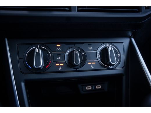 Volkswagen Polo Life Edition | 'App-Connect' smartphone integratie | Buitenspiegels elektrisch instel- verwarm- e... ActivLease financial lease