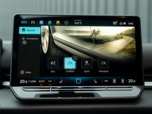 Volkswagen T-Roc 1.5 eTsi R-Line First Edition | Trekhaak wegkl. | 360 Camera | Panodak | Harman/Kardon | Prijs Ri... ActivLease financial lease