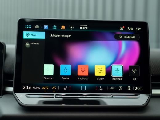 Volkswagen T-Roc 1.5 eTsi R-Line First Edition | Trekhaak wegkl. | 360 Camera | Panodak | Harman/Kardon | Prijs Ri... ActivLease financial lease