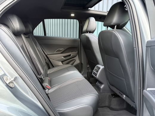 Volkswagen T-Roc 1.5 eTsi R-Line First Edition | Trekhaak wegkl. | 360 Camera | Panodak | Harman/Kardon | Prijs Ri... ActivLease financial lease