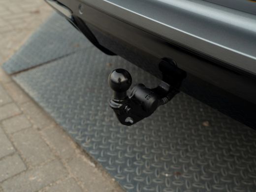 Volkswagen T-Roc 1.5 eTsi R-Line First Edition | Trekhaak wegkl. | 360 Camera | Panodak | Harman/Kardon | Prijs Ri... ActivLease financial lease