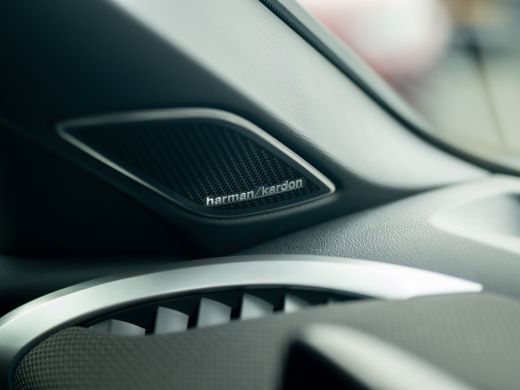 Volkswagen T-Roc 1.5 eTsi R-Line First Edition | Trekhaak wegkl. | 360 Camera | Panodak | Harman/Kardon | Prijs Ri... ActivLease financial lease