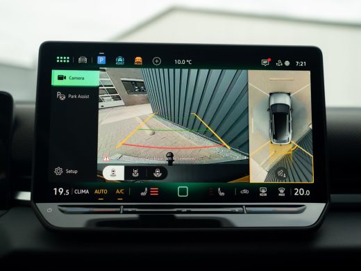 Volkswagen T-Roc 1.5 eTsi R-Line First Edition | Trekhaak wegkl. | 360 Camera | Panodak | Harman/Kardon | Prijs Ri... ActivLease financial lease