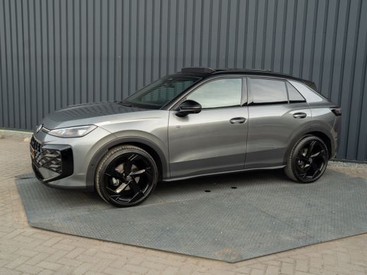 Volkswagen T-Roc 1.5 eTsi R-Line First Edition | Trekhaak wegkl. | 360 Camera | Panodak | Harman/Kardon | Prijs Ri... ActivLease financial lease