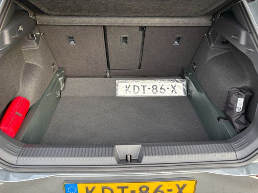 Volkswagen T-Roc 1.5 eTsi R-Line First Edition | Trekhaak wegkl. | 360 Camera | Panodak | Harman/Kardon | Prijs Ri... ActivLease financial lease