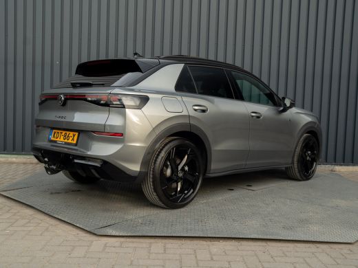 Volkswagen T-Roc 1.5 eTsi R-Line First Edition | Trekhaak wegkl. | 360 Camera | Panodak | Harman/Kardon | Prijs Ri... ActivLease financial lease