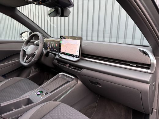 Volkswagen T-Roc 1.5 eTsi R-Line First Edition | Trekhaak wegkl. | 360 Camera | Panodak | Harman/Kardon | Prijs Ri... ActivLease financial lease