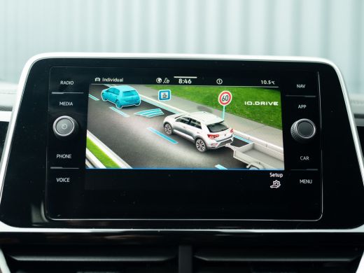 Volkswagen T-Roc 1.5 TSI R-Line Business | Trekhaak afnb. | Camera | Stoelverwarming | Prijs Rijklaar!! ActivLease financial lease