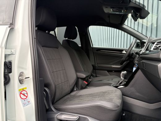 Volkswagen T-Roc 1.5 TSI R-Line Business | Trekhaak afnb. | Camera | Stoelverwarming | Prijs Rijklaar!! ActivLease financial lease