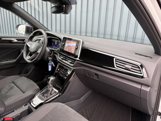 Volkswagen T-Roc 1.5 TSI R-Line Business | Trekhaak afnb. | Camera | Stoelverwarming | Prijs Rijklaar!! ActivLease financial lease