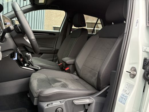 Volkswagen T-Roc 1.5 TSI R-Line Business | Trekhaak afnb. | Camera | Stoelverwarming | Prijs Rijklaar!! ActivLease financial lease