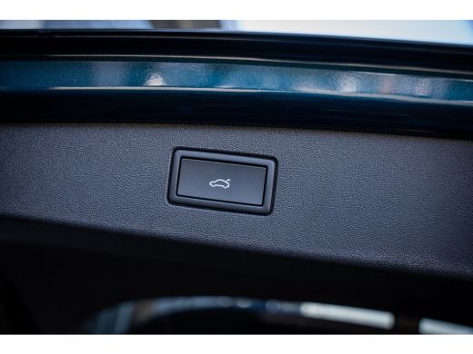 Volkswagen Tiguan R-Line Edition - eHybrid | 'App-Connect' draadloze smartphone integratie | Achteruitrijcamera (Re... ActivLease financial lease