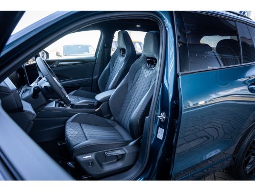 Volkswagen Tiguan R-Line Edition - eHybrid | 'App-Connect' draadloze smartphone integratie | Achteruitrijcamera (Re... ActivLease financial lease