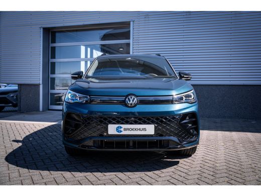 Volkswagen Tiguan R-Line Edition - eHybrid | 'App-Connect' draadloze smartphone integratie | Achteruitrijcamera (Re... ActivLease financial lease