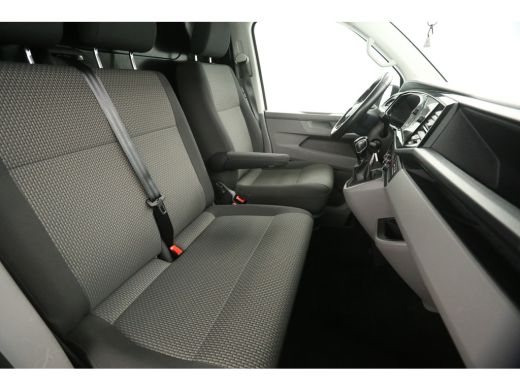 Volkswagen Transporter 2.0 TDI L1H1 150PK | DSG | Airco | Adap. Cruise | 3 Zits | Camera | Virtual | Trekhaak | Carplay ... ActivLease financial lease