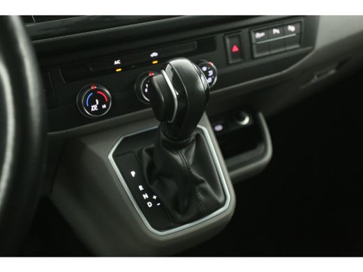 Volkswagen Transporter 2.0 TDI L1H1 150PK | DSG | Airco | Adap. Cruise | 3 Zits | Camera | Virtual | Trekhaak | Carplay ... ActivLease financial lease