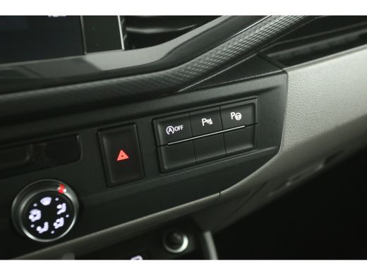 Volkswagen Transporter 2.0 TDI L1H1 150PK | DSG | Airco | Adap. Cruise | 3 Zits | Camera | Virtual | Trekhaak | Carplay ... ActivLease financial lease