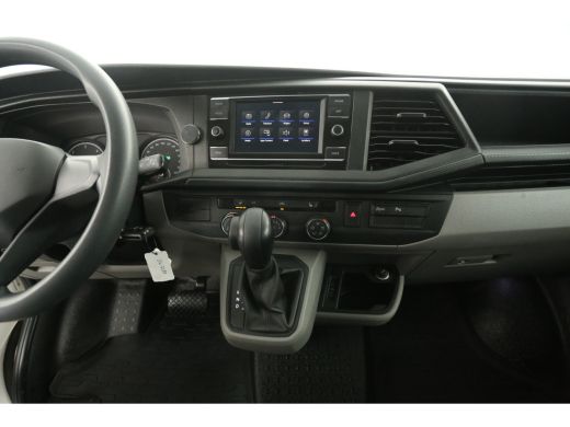 Volkswagen Transporter 2.0 TDI L2H1 150PK | Aut. | Airco | Cruise | Carplay | 3 Zits | Parkeersens. | Trekhaak ActivLease financial lease