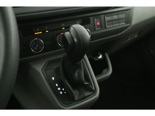 Volkswagen Transporter 2.0 TDI L2H1 150PK | Aut. | Airco | Cruise | Carplay | 3 Zits | Parkeersens. | Trekhaak ActivLease financial lease