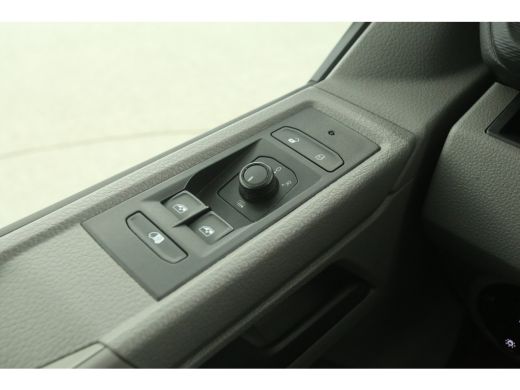 Volkswagen Transporter 2.0 TDI L2H1 150PK | Aut. | Airco | Cruise | Carplay | 3 Zits | Parkeersens. | Trekhaak ActivLease financial lease