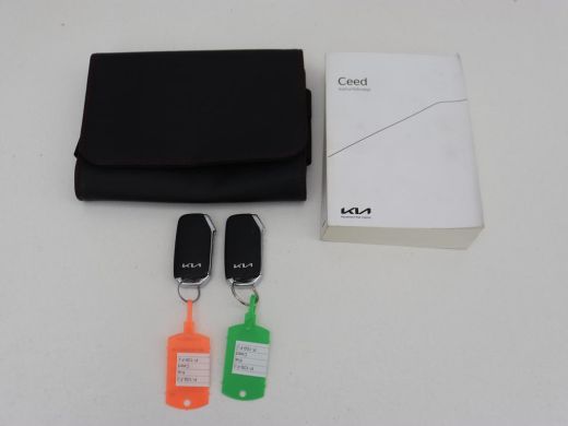 Kia Ceed 1.0 T-GDi GT-Line | Panoramadak | Leder/Alcantara | Stoelverwarming | Carplay | Keyless | Stuurve... ActivLease financial lease