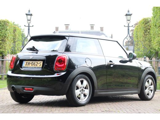 Mini One 1.5 ONE SALT | NL-AUTO! | CRUISE | AIRCO | DEALER OH! | LMV | BLUETOOTH ActivLease financial lease