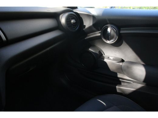 Mini One 1.5 ONE SALT | NL-AUTO! | CRUISE | AIRCO | DEALER OH! | LMV | BLUETOOTH ActivLease financial lease