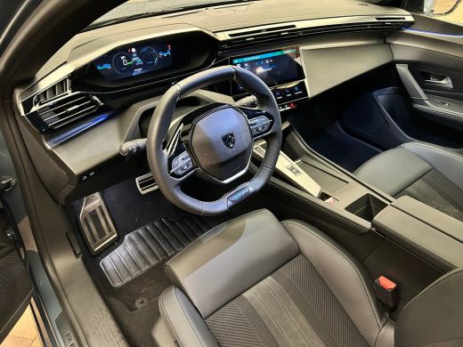 Peugeot e-308 GT 58 kWh Warmtepomp | Stoel massage | Adaptive Cruise | Stoel en stuurverwarming | 360&deg; camera |... ActivLease financial lease