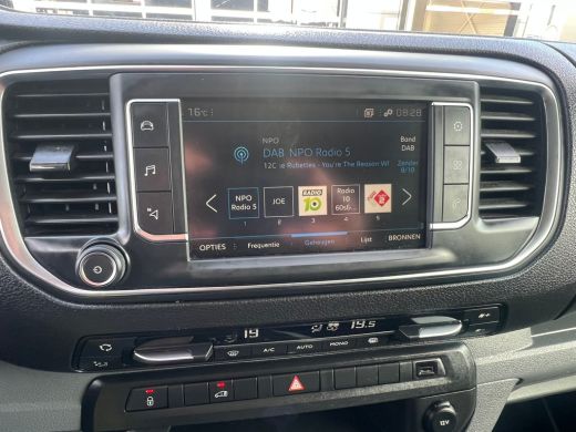 Peugeot Expert 2.0 BlueHDI 180 Long Asphalt | Automaat | Camera | Navigatie | Trekhaak | Enkele Beschadigingen ActivLease financial lease