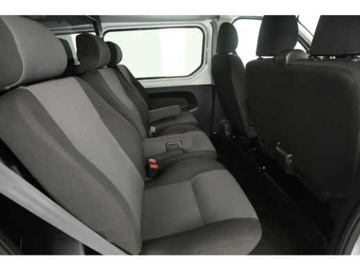 Renault Trafic 2.0 dCi T29 L2H1 | DC | 6-Zits | Airco | Cruise | Navi | Trekhaak | Imperiaal | Parkeersens. ActivLease financial lease