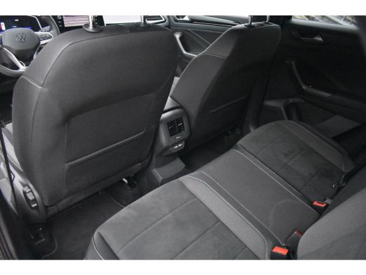 Volkswagen T-Roc 1.5 TSI 150PK R-line | TREKHAAK | STOELVERW. | CAMERA ACHTER | ADAPT. CRUISE | APP. CONNECT | AIR... ActivLease financial lease