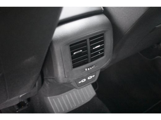 Volkswagen T-Roc 1.5 TSI 150PK R-line | TREKHAAK | STOELVERW. | CAMERA ACHTER | ADAPT. CRUISE | APP. CONNECT | AIR... ActivLease financial lease