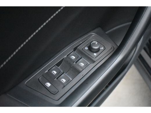 Volkswagen T-Roc 1.5 TSI 150PK R-line | TREKHAAK | STOELVERW. | CAMERA ACHTER | ADAPT. CRUISE | APP. CONNECT | AIR... ActivLease financial lease