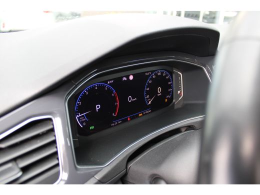 Volkswagen T-Roc 1.5 TSI Sport | AUTOMAAT | Navigatie | Adaptieve Cruise Control | Bluetooth | Climate Control | |... ActivLease financial lease
