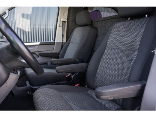 Volkswagen Transporter 2.0 TDI BULLI | L1H1 | 150PK | LED | Automaat | Camera | Carplay | PDC | Trekhaak ActivLease financial lease