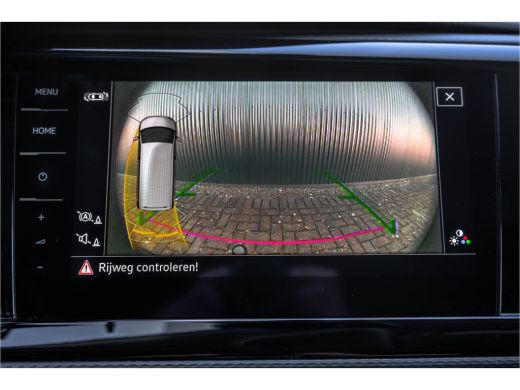 Volkswagen Transporter 2.0 TDI BULLI | L1H1 | 150PK | LED | Automaat | Camera | Carplay | PDC | Trekhaak ActivLease financial lease