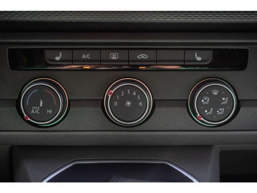 Volkswagen Transporter 2.0 TDI BULLI | L1H1 | 150PK | LED | Automaat | Camera | Carplay | PDC | Trekhaak ActivLease financial lease