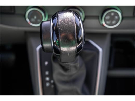 Volkswagen Transporter 2.0 TDI BULLI | L1H1 | 150PK | LED | Automaat | Camera | Carplay | PDC | Trekhaak ActivLease financial lease