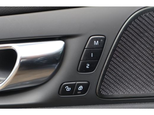 Volvo  V60 2.0 B3 R-Design | Trekhaak | Pano | Harman Kardon | ActivLease financial lease