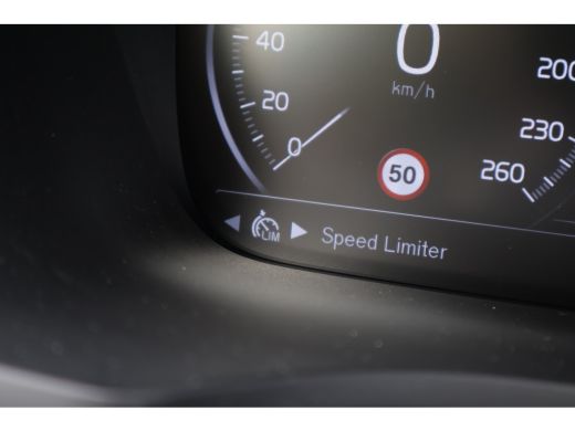 Volvo  V60 2.0 B3 R-Design | Trekhaak | Pano | Harman Kardon | ActivLease financial lease