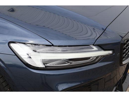 Volvo  V60 2.0 B3 R-Design | Trekhaak | Pano | Harman Kardon | ActivLease financial lease