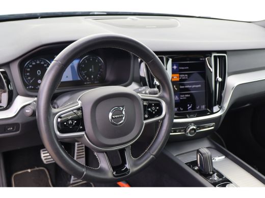 Volvo  V60 2.0 B3 R-Design | Trekhaak | Pano | Harman Kardon | ActivLease financial lease