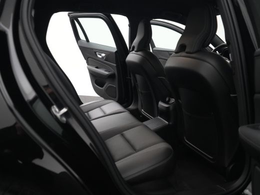 Volvo  V60 2.0 T6 Plug-in hybrid AWD Plus Dark | 360&deg; | Harman/Kardon | BLIS | Trekhaak | ActivLease financial lease