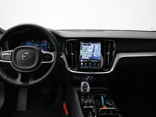 Volvo  V60 2.0 T6 Plug-in hybrid AWD Plus Dark | 360&deg; | Harman/Kardon | BLIS | Trekhaak | ActivLease financial lease