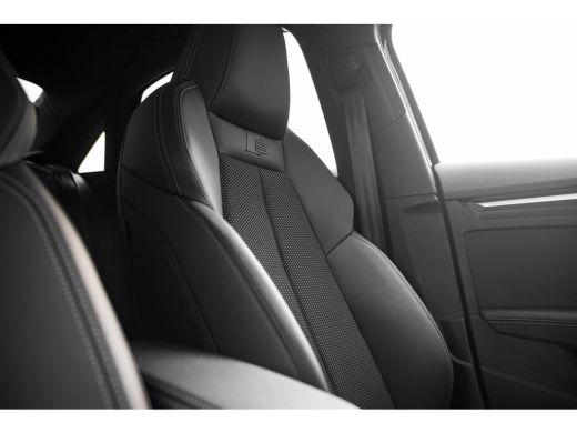 Audi A3 Limousine 30 TFSI S edition | Trekhaak | Carplay | Comfortpakket Plus | Achteruitrijcamera | ActivLease financial lease