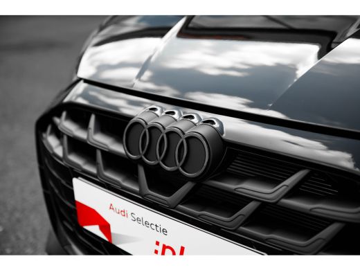 Audi A3 Limousine 30 TFSI S edition | Trekhaak | Carplay | Comfortpakket Plus | Achteruitrijcamera | ActivLease financial lease