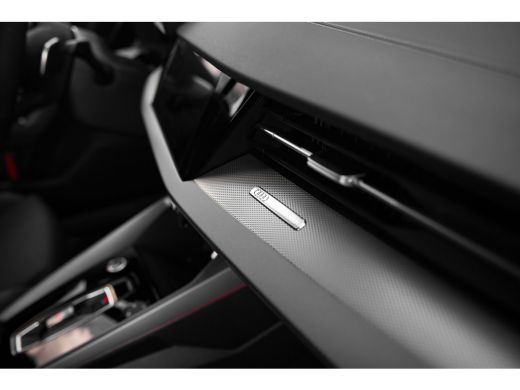 Audi A3 Limousine 30 TFSI S edition | Trekhaak | Carplay | Comfortpakket Plus | Achteruitrijcamera | ActivLease financial lease